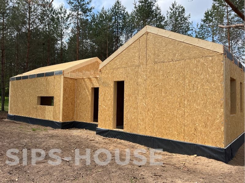 Structural SIPS panels for the 107 m² L-shaped house kit