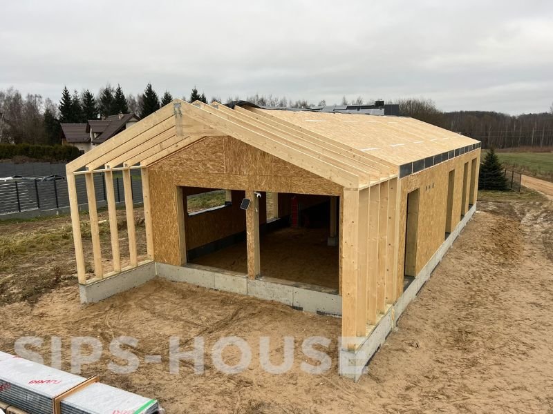 Prefabricated SIPS house structural shell assembled on site sips-house.com